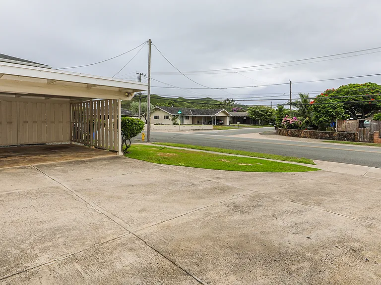 613 Papalani St — Photo 49