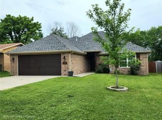 1708 S Anthony Dr, Rogers, AR 72756