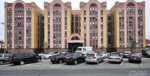 1st image of 25 W Broadway APT 615