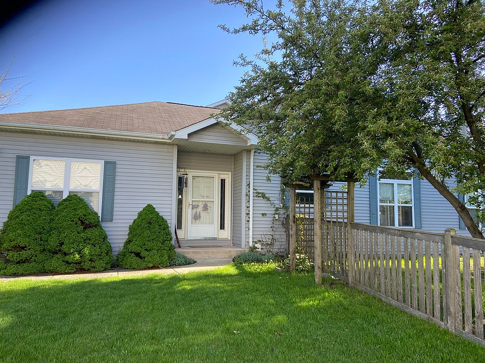 1st image of 586 Chestnut Dr