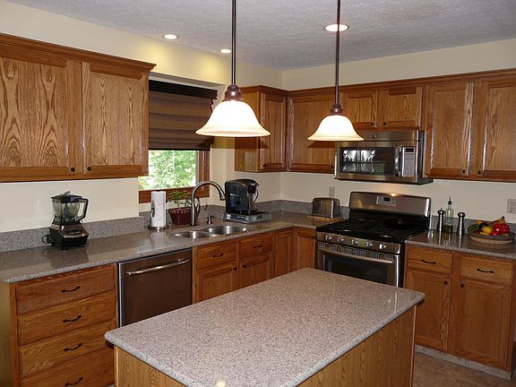 3rd image of 14223 Evelyn Ct