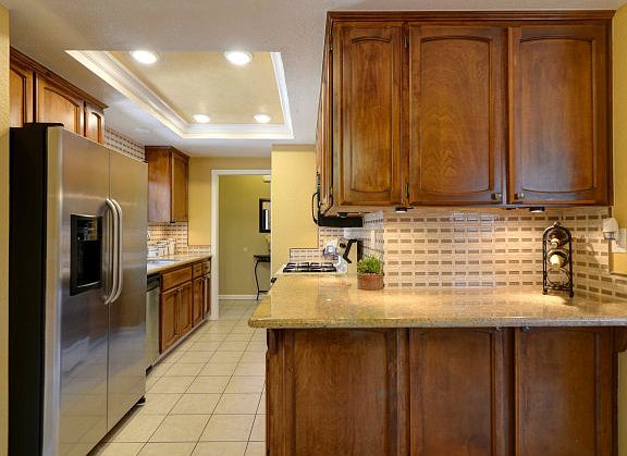 3rd image of 341 Bundy Ave #10