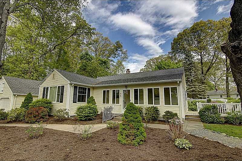 1st image of 65 Oak Hill Dr