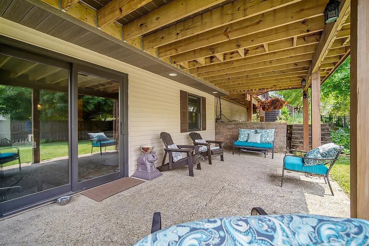 3 bed, 7700 sqft, $750 — Photo 2
