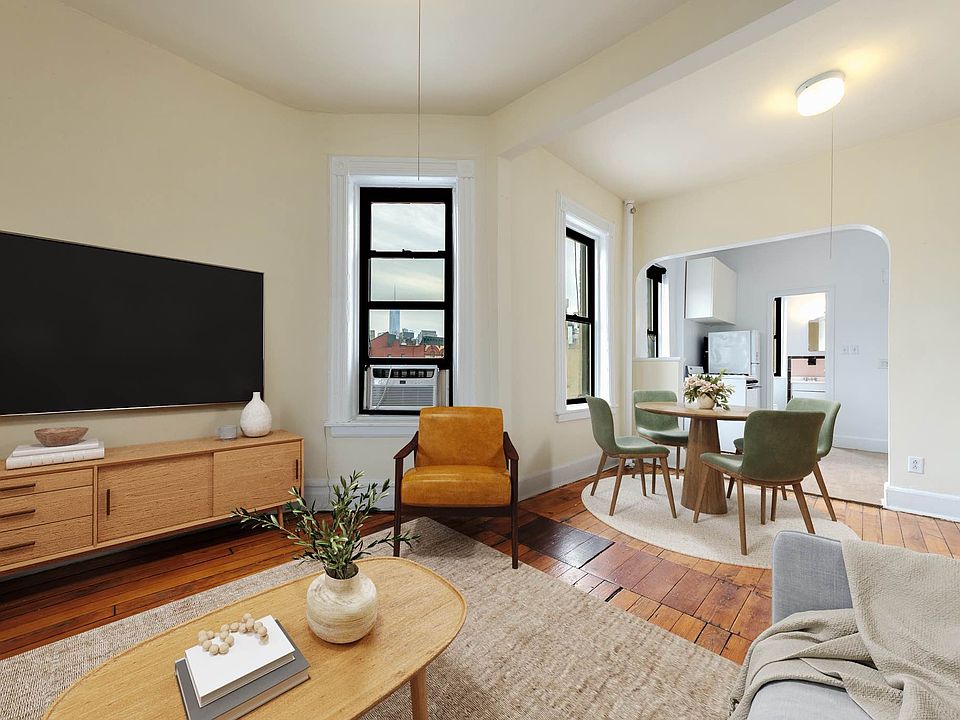 1st image of 226 W 4th St APT 17