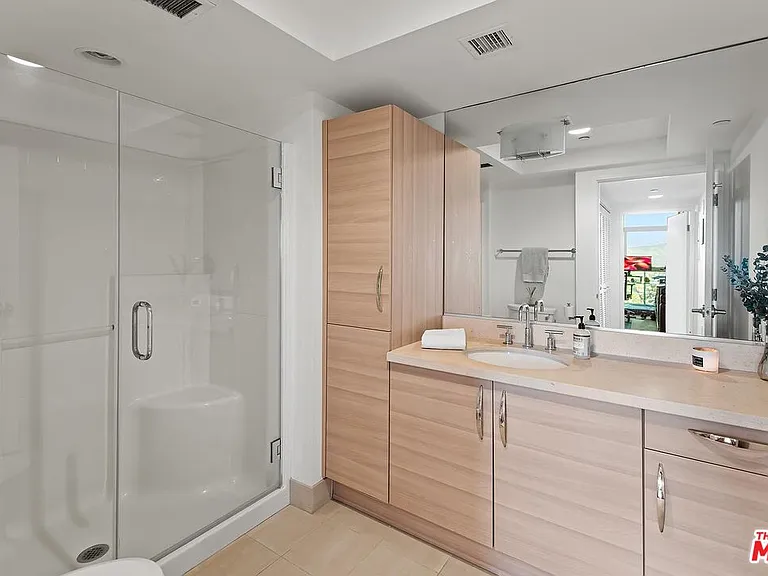 13650 Marina Pointe Dr #906 — Photo 20
