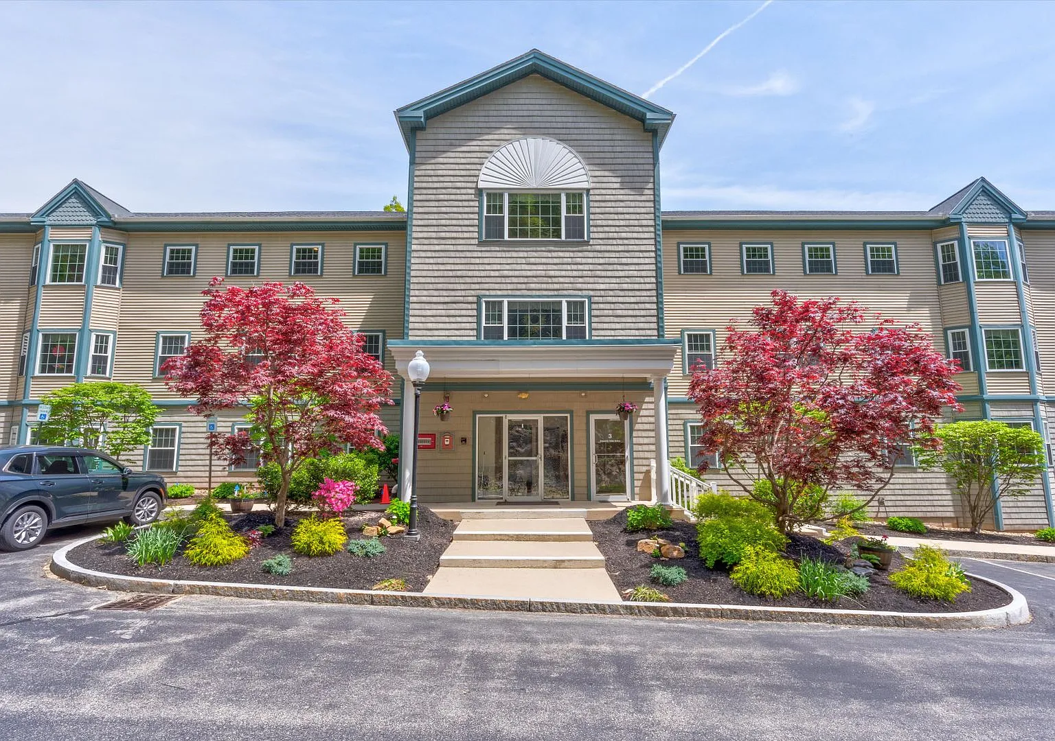 3 Country Club Drive Unit 103 Manchester NH 03102 — Photo 2