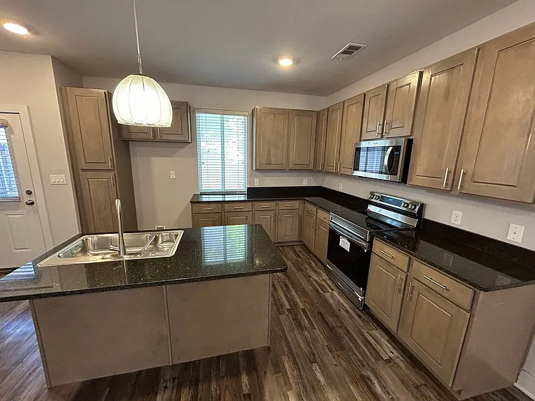 212 Stellariga Pl — Photo 20