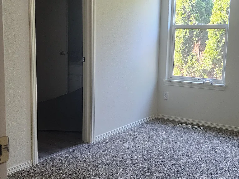 1667 Wendy St NE — Photo 13