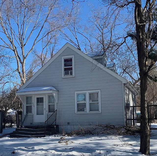 3 bed, 920 sqft, $1,600 — Photo 1
