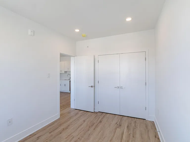1201 W Girard Ave — Photo 48