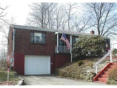 1043 Rue Grande Vue St photo 1