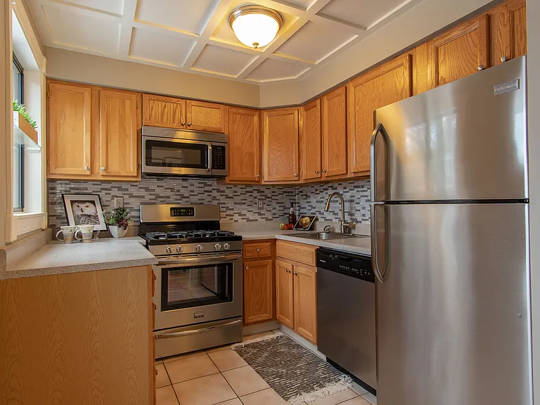 Hathaway Farms Townhomes at Northampton — Photo 24