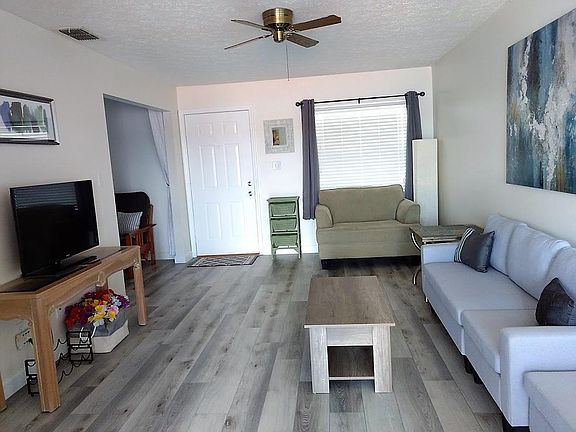 3rd image of 205 Middle View Dr Unit 205