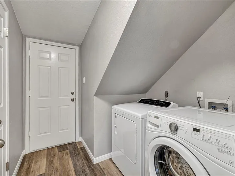 1808 Sylvia Ln — Photo 21