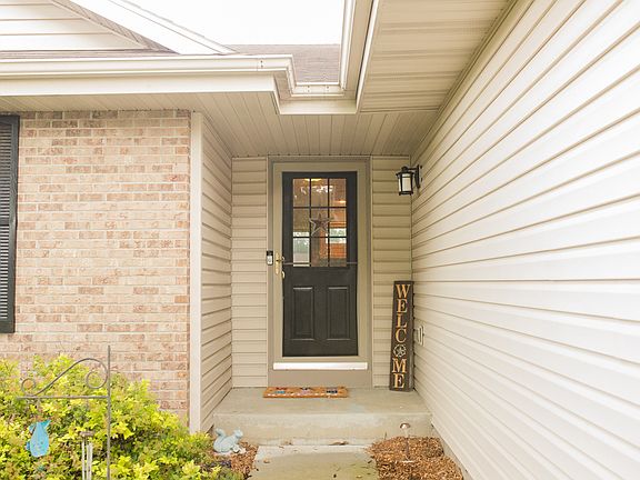2nd image of 4388 Fox Hills Dr