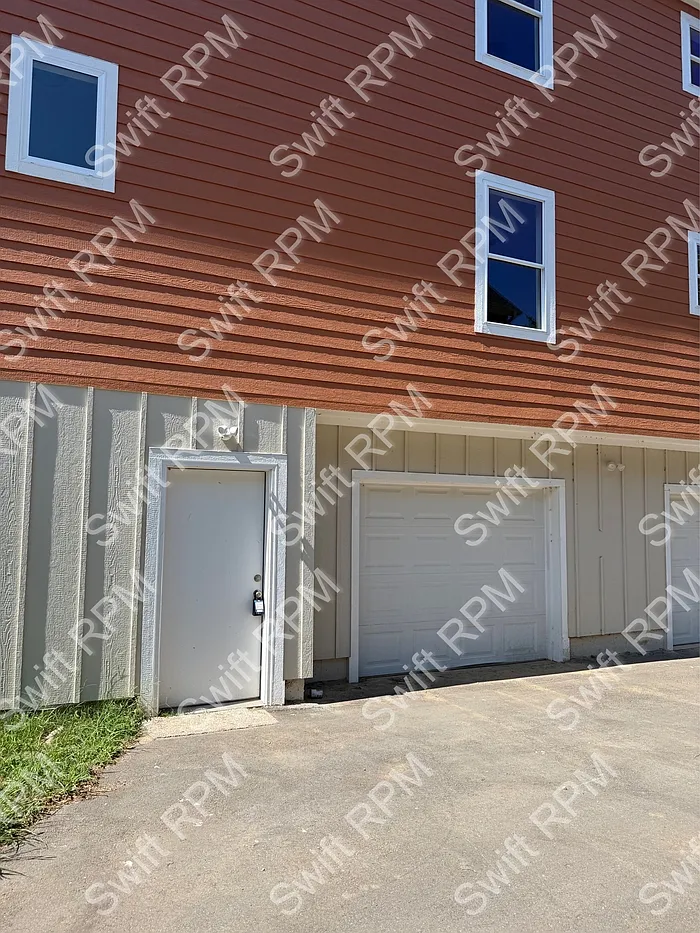 2 bed, 2.0 bath, $1,350 — Photo 2