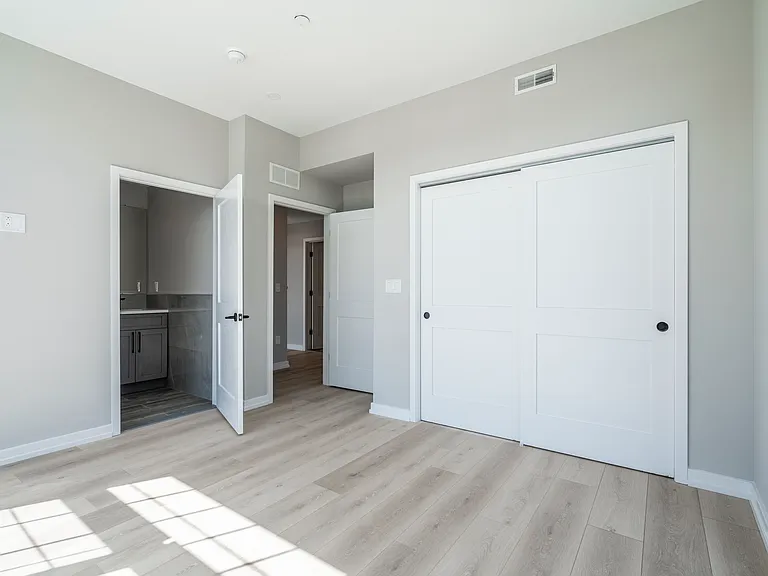 2401 Washington Ave — Photo 29