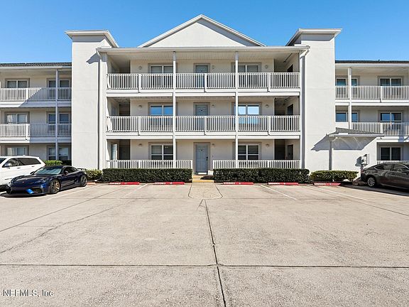 3rd image of 1412 1ST Street N #105