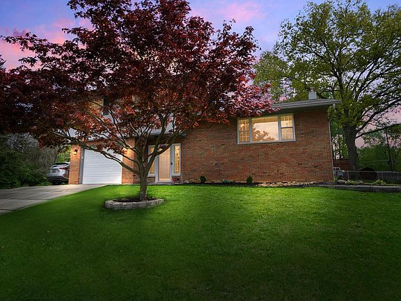 2nd image of 60 Savern Pl