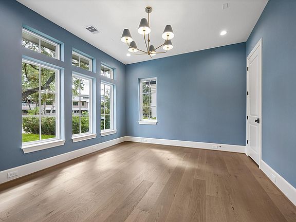 4th image of 1018 Rosepoint St