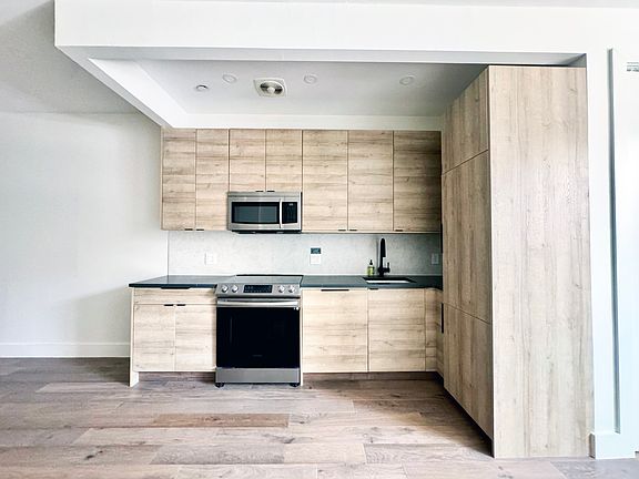 3rd image of 176 Quincy St #1H
