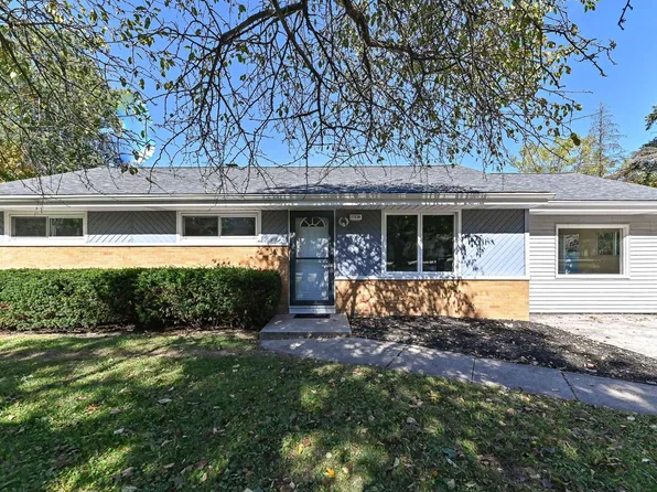 17230 W Jills DRIVE, New Berlin, WI 53146