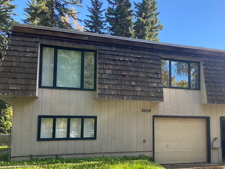 Enjoy one side of this well maintained duplex located on a quiet caul de sac.