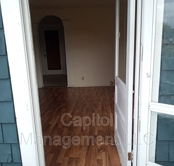 307 N Walnut St #4 — Photo 2