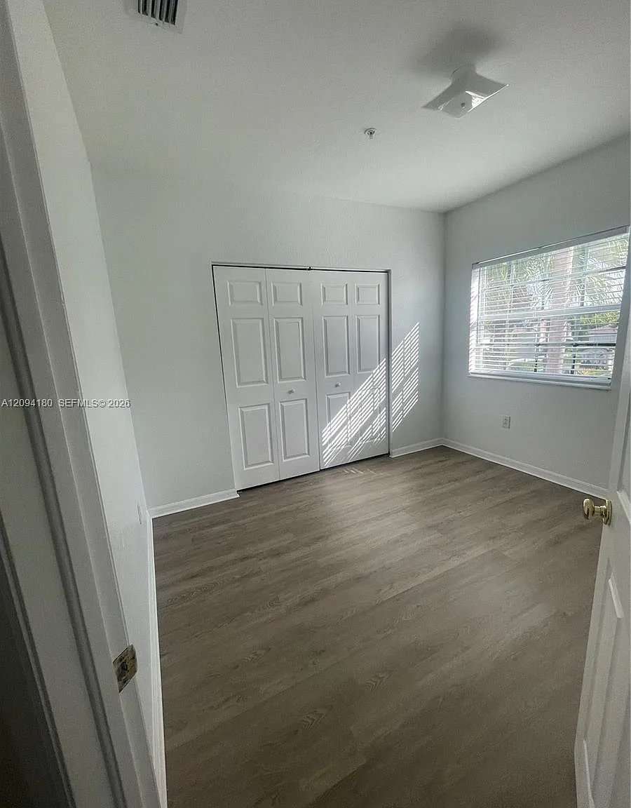 3 bed, 2.5 bath, 1370 sqft, $2,900 — Photo 4
