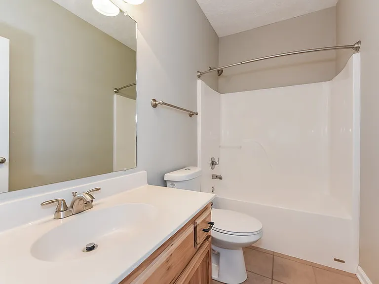 1903 Champlain Dr — Photo 9