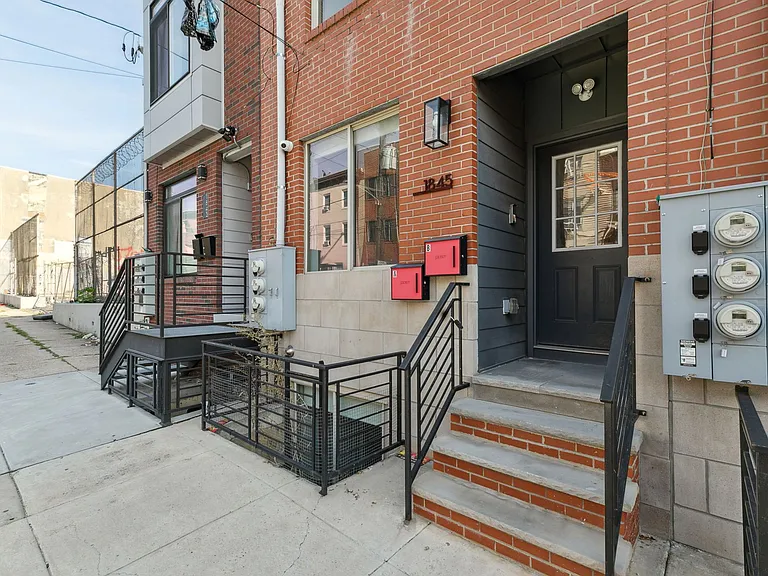 1845 E Huntingdon St — Photo 58
