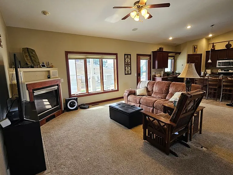 4144 Augusta Dr — Photo 7
