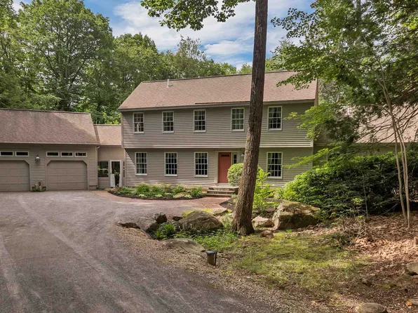 28 Spruce Road, Wolfeboro, NH 03894