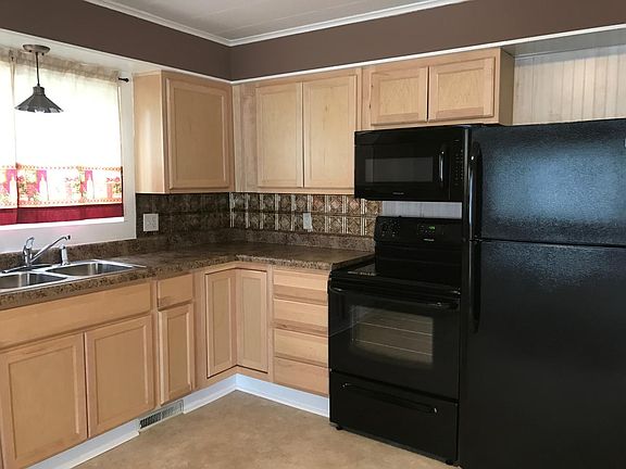 3rd image of 163 Manley Ave