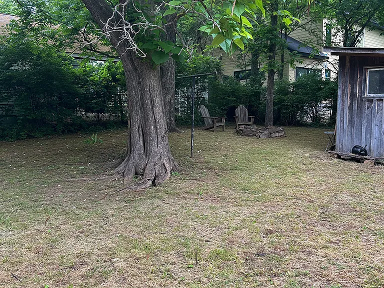 422 S Church Ave — Photo 7