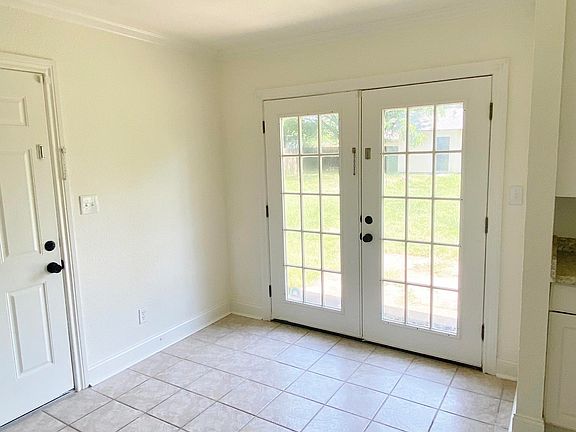 5th image of 209 La Jodepa St