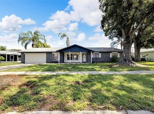 3810 Sunnybank Dr, Valrico, FL 33594