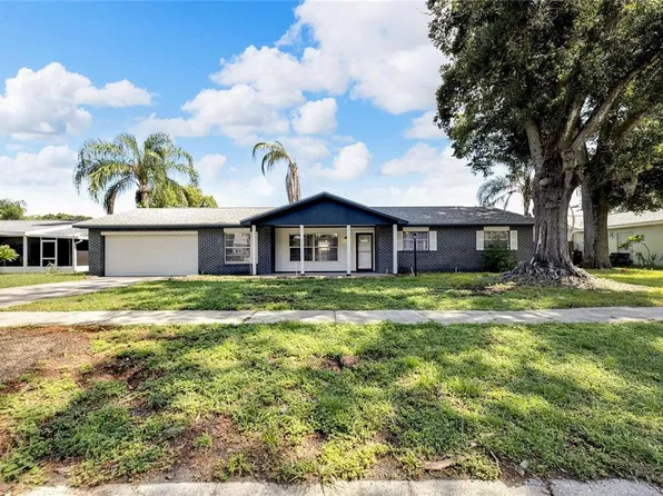 3810 Sunnybank Dr, Valrico, FL 33594