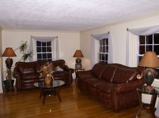 3 Phyllis Ave, Burlington, MA 01803