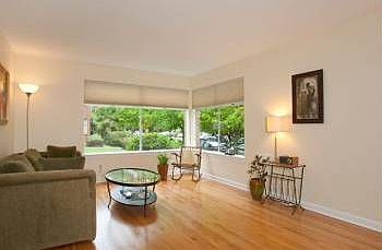 3rd image of 511 1/2 17th Ave E