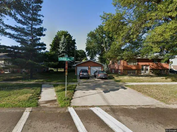 1910 Valleyhigh Dr NW, Rochester, MN 55901