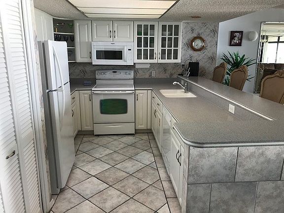 5th image of 3000 Gulf Blvd APT 801