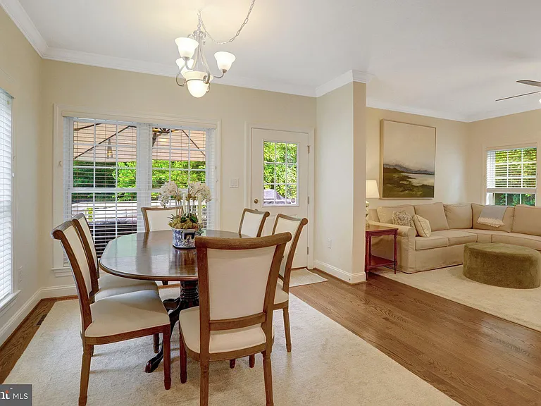 2862 Rosemary Ln — Photo 14