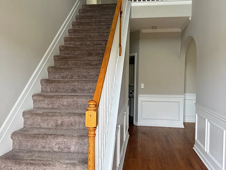 2213 Grandwood Ln — Photo 4