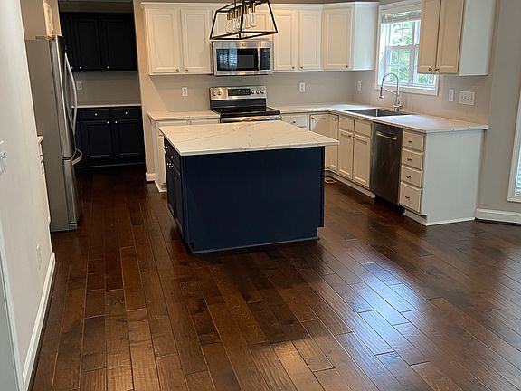 3rd image of 6211 High View Rd