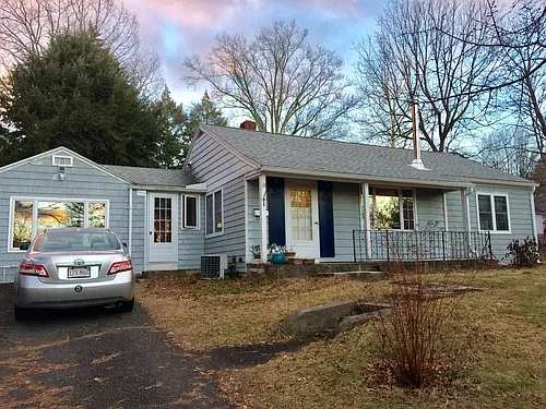 19 Moorland St Photo 1