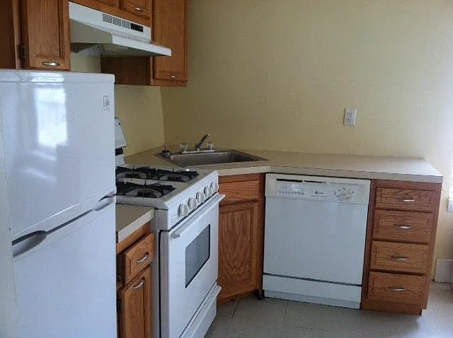 135 Galen St #3 — Photo 1