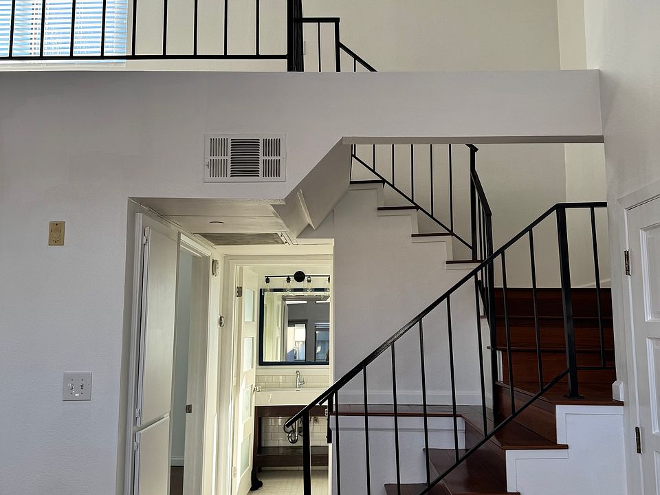 1st image of 1118 E Palmer Ave APT 213