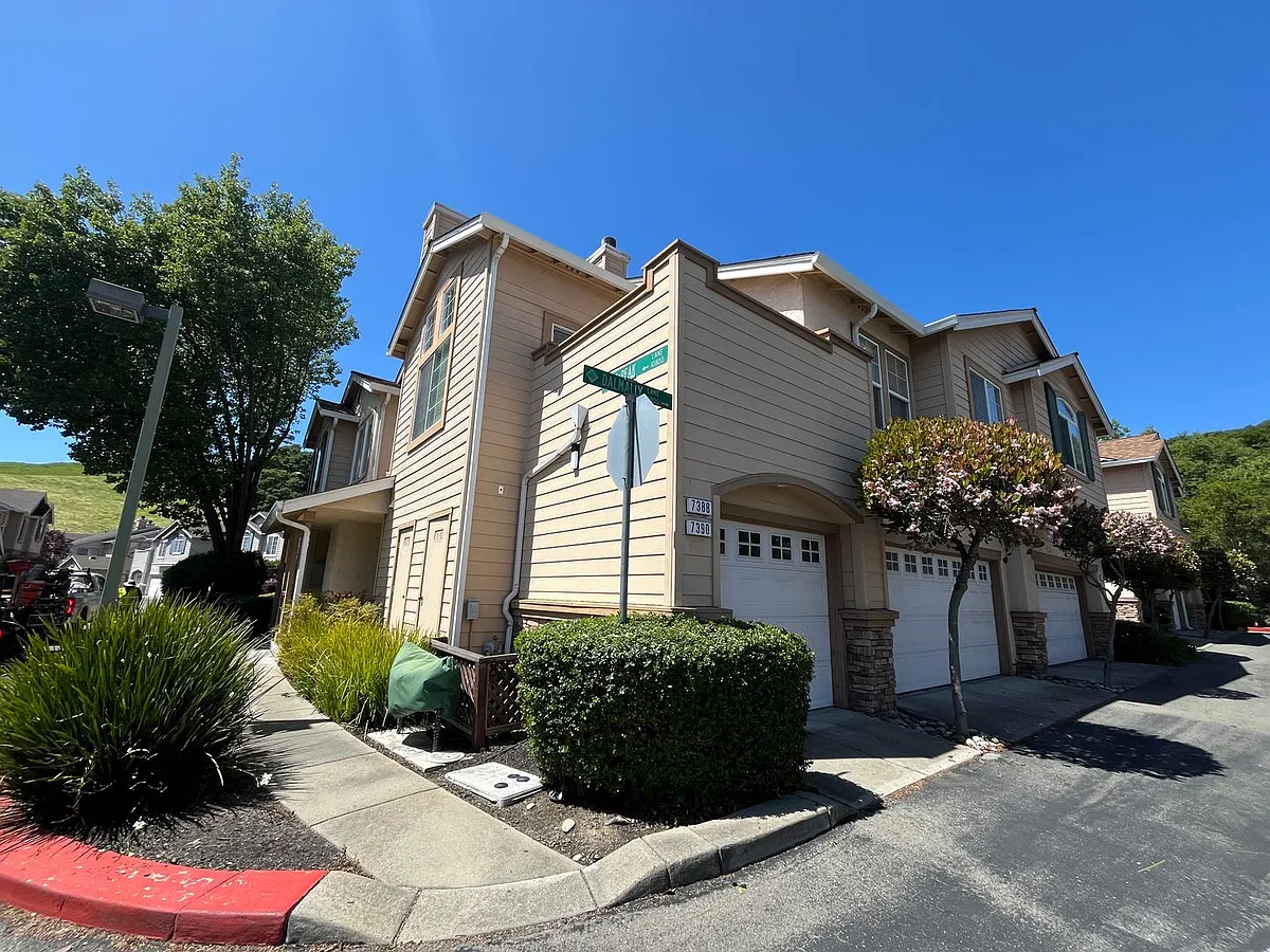 Building Photo - 7388 Dalmally Ln
